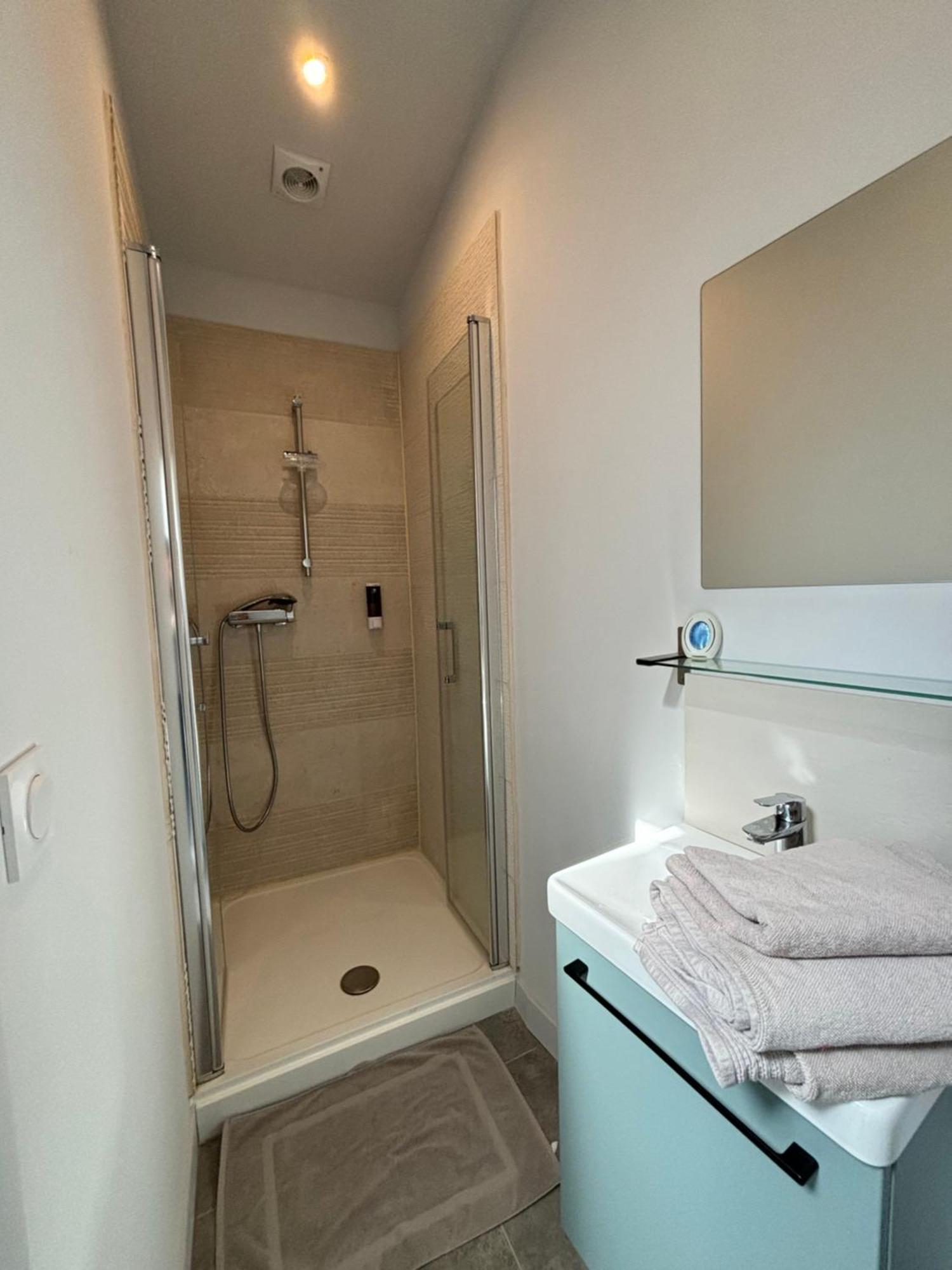 Chez Oma I 1 Appartement Independant Opi I 3 Chambres Privatives Avec Salle D Eau Et Salon Commun Cuisine Commune Wc Commun Patio Commun アヴィニョン エクステリア 写真